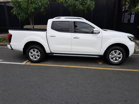 NISSAN FRONTIER 2.3 16V TURBO DIESEL XE CD 4X4 AUTOMÁTICO